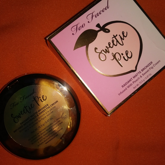 Too Faced Radiant Matte Bronzer - Picture 4 of 6